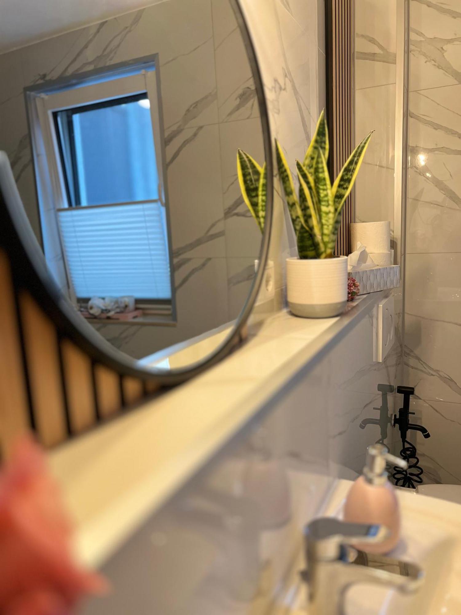 Relaxdays-Apartments 2 Garten Und Pool- Mitbenutzung, Kostenloser Parkplatz, Kontaktloser Checkin, Wifi Mit Smarttv กือเทอร์สโล ภายนอก รูปภาพ